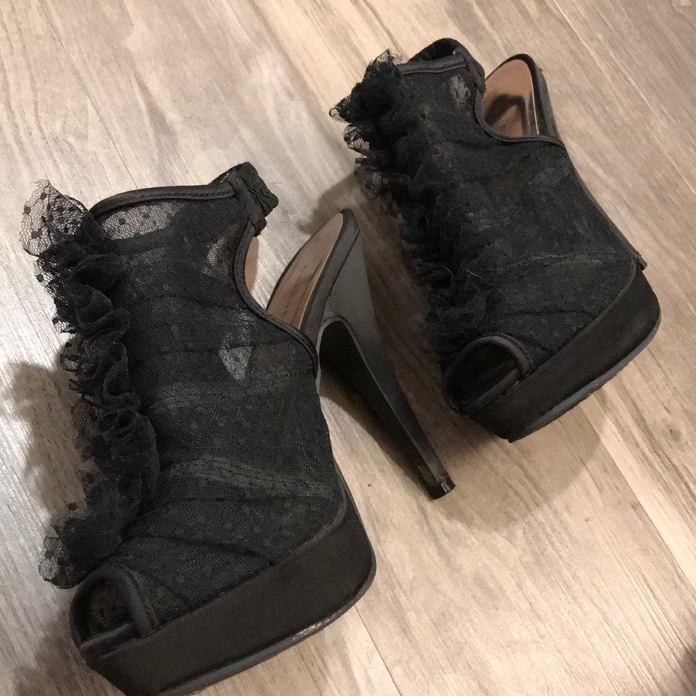 Heels - Picture 2 of 4